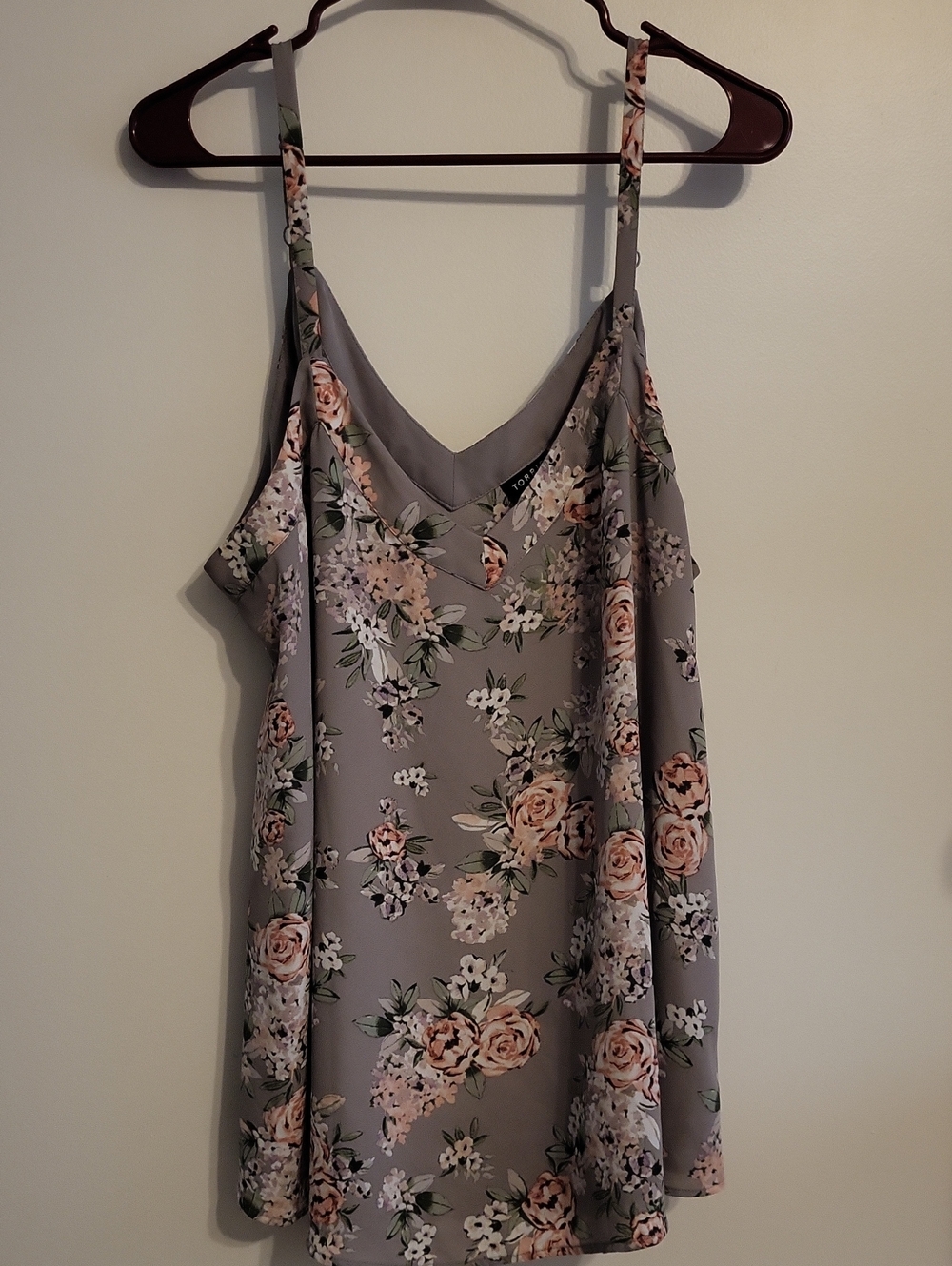 torrid 1x Gray Floral V-Neck Cami with Pink Rose Print